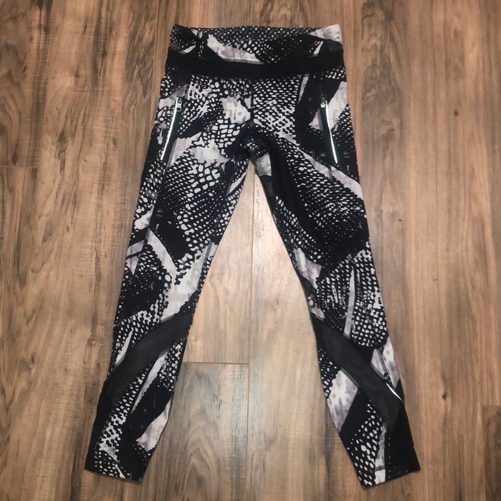 BRAND NEW LULULEMON LEGGINGS